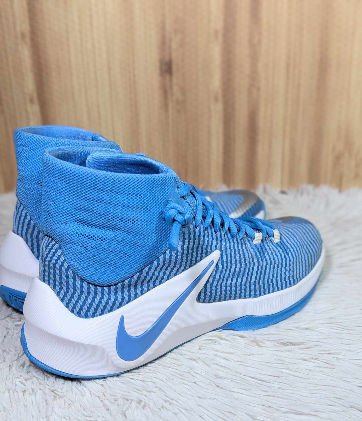 Size 7 - Nike Zoom Clear Out TB Blue